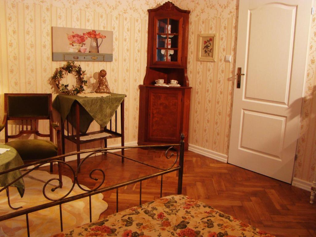 Hostelik Wiktorianski Łódź Exteriör bild
