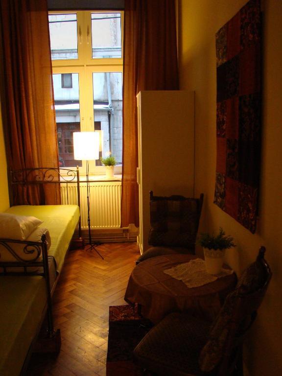 Hostelik Wiktorianski Łódź Exteriör bild